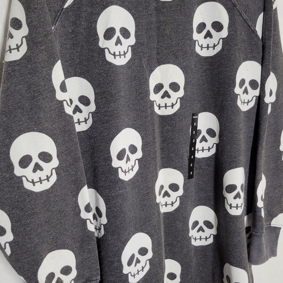 Torrid sweatshirt - Picture 3 of 4